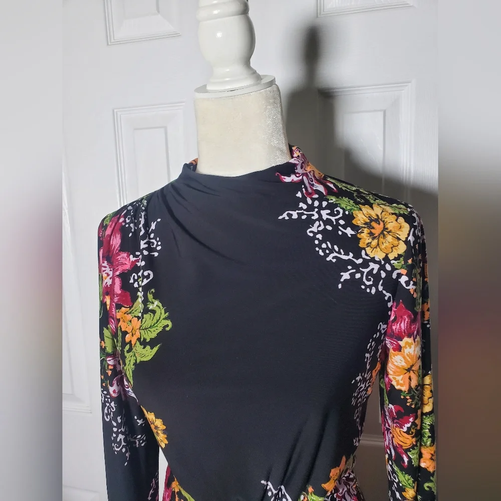 Clover and Sloane Long Sleeve Ruched Neck And Waist Lined Floral Pencil Dress - Picture 16 of 16